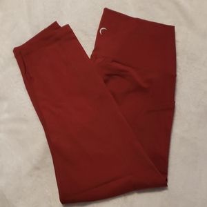 Zyia Brick Red Capri Pocket Leggings